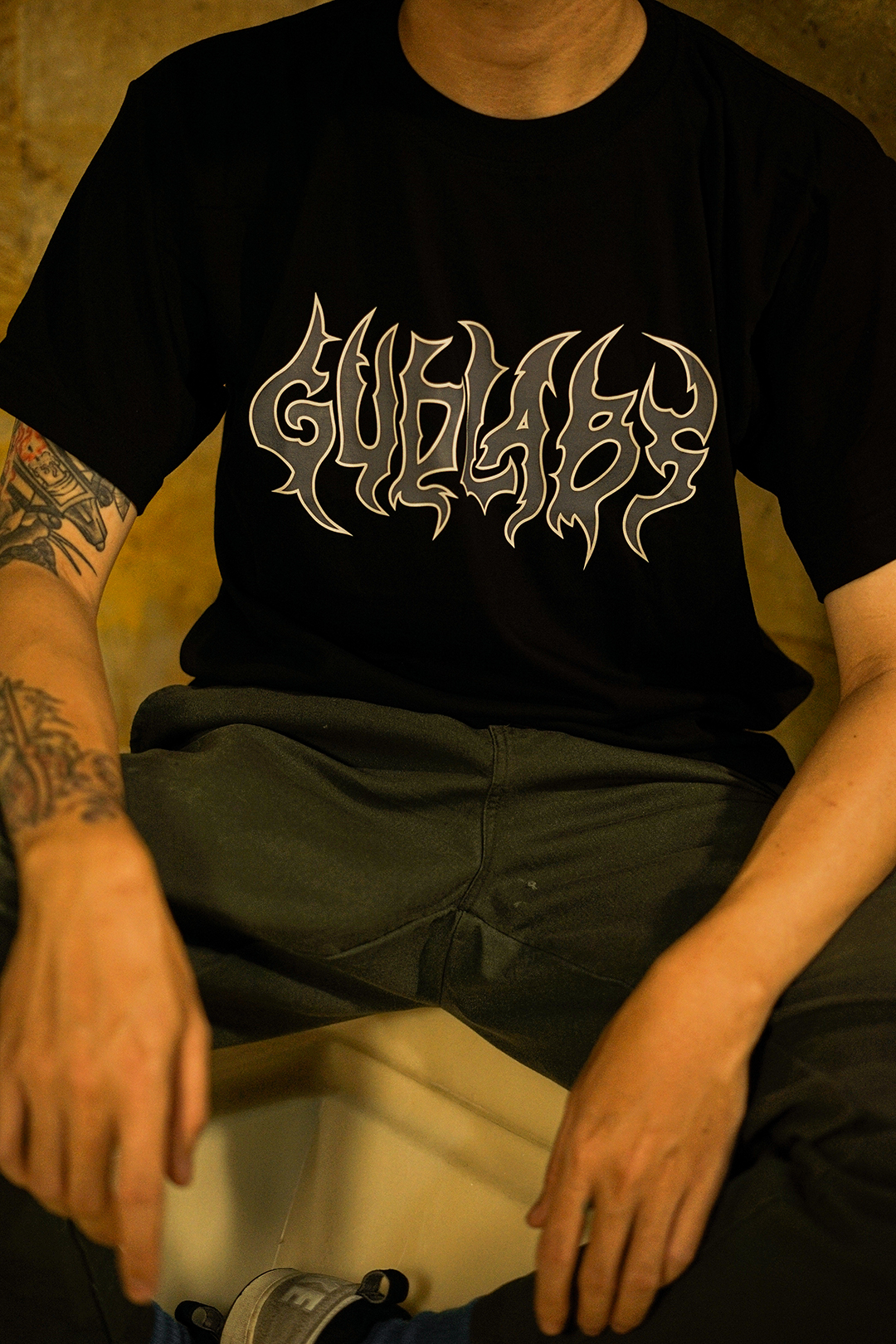 THINK GREY - tampilan 3