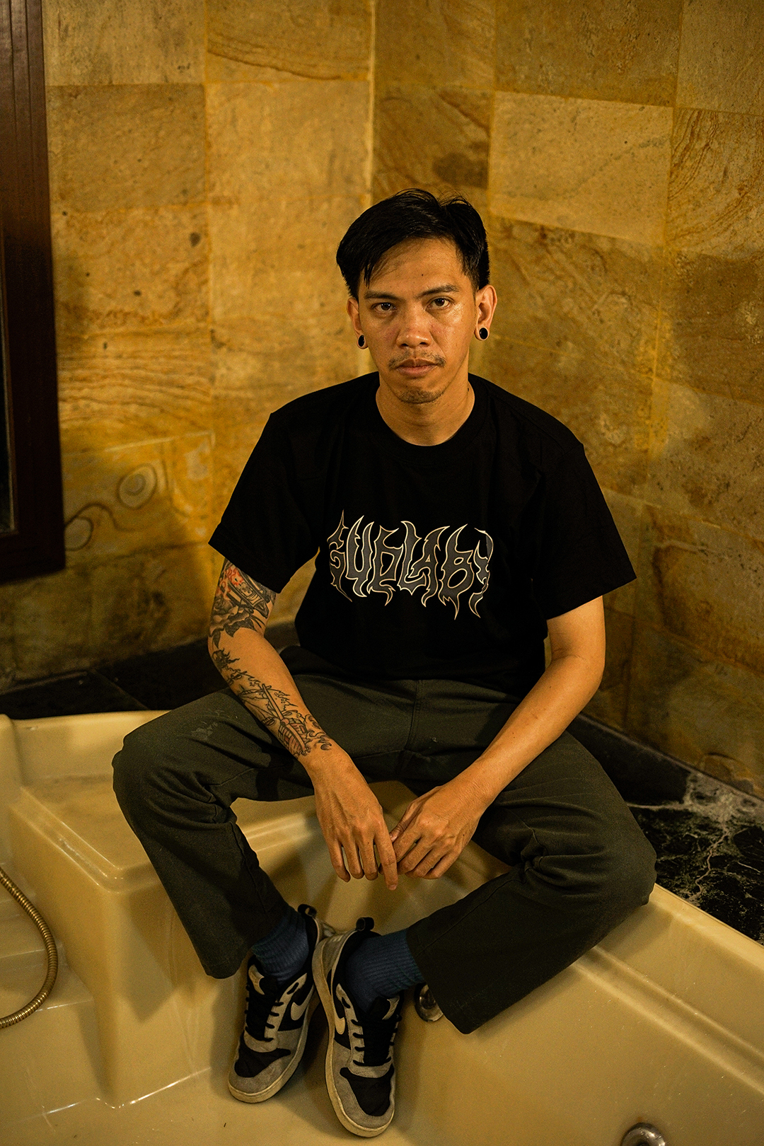 THINK GREY - tampilan 2