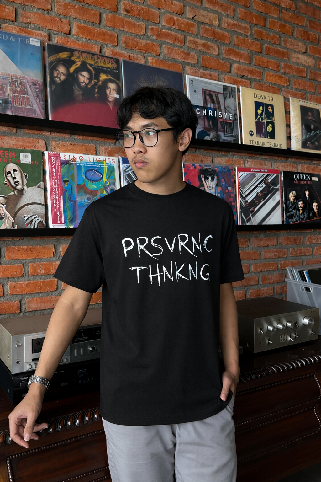 PRSVRNC THNKNG Font - tampilan 1