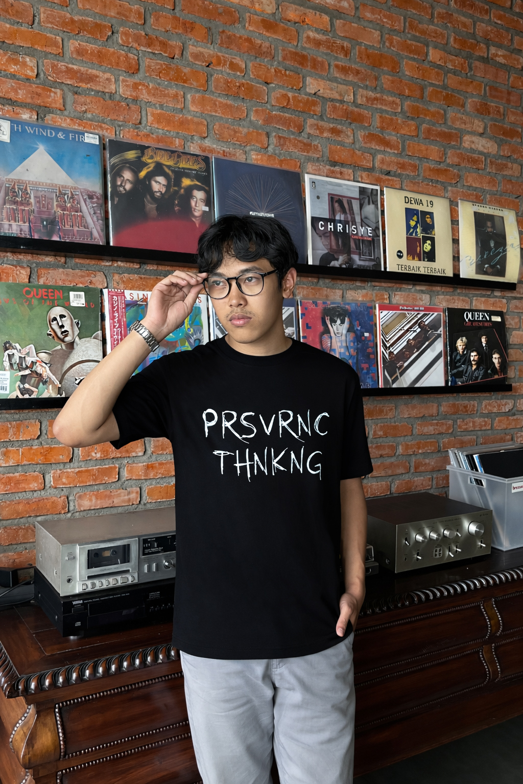 PRSVRNC THNKNG Font - tampilan 2