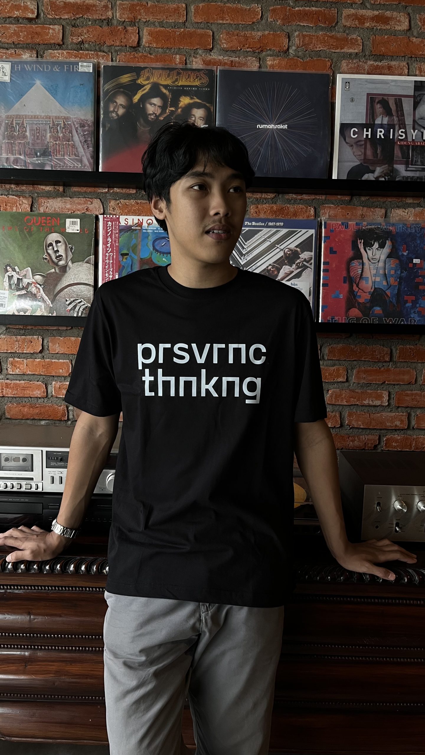 PRSVRNC THNKNG Font Bold - tampilan 4