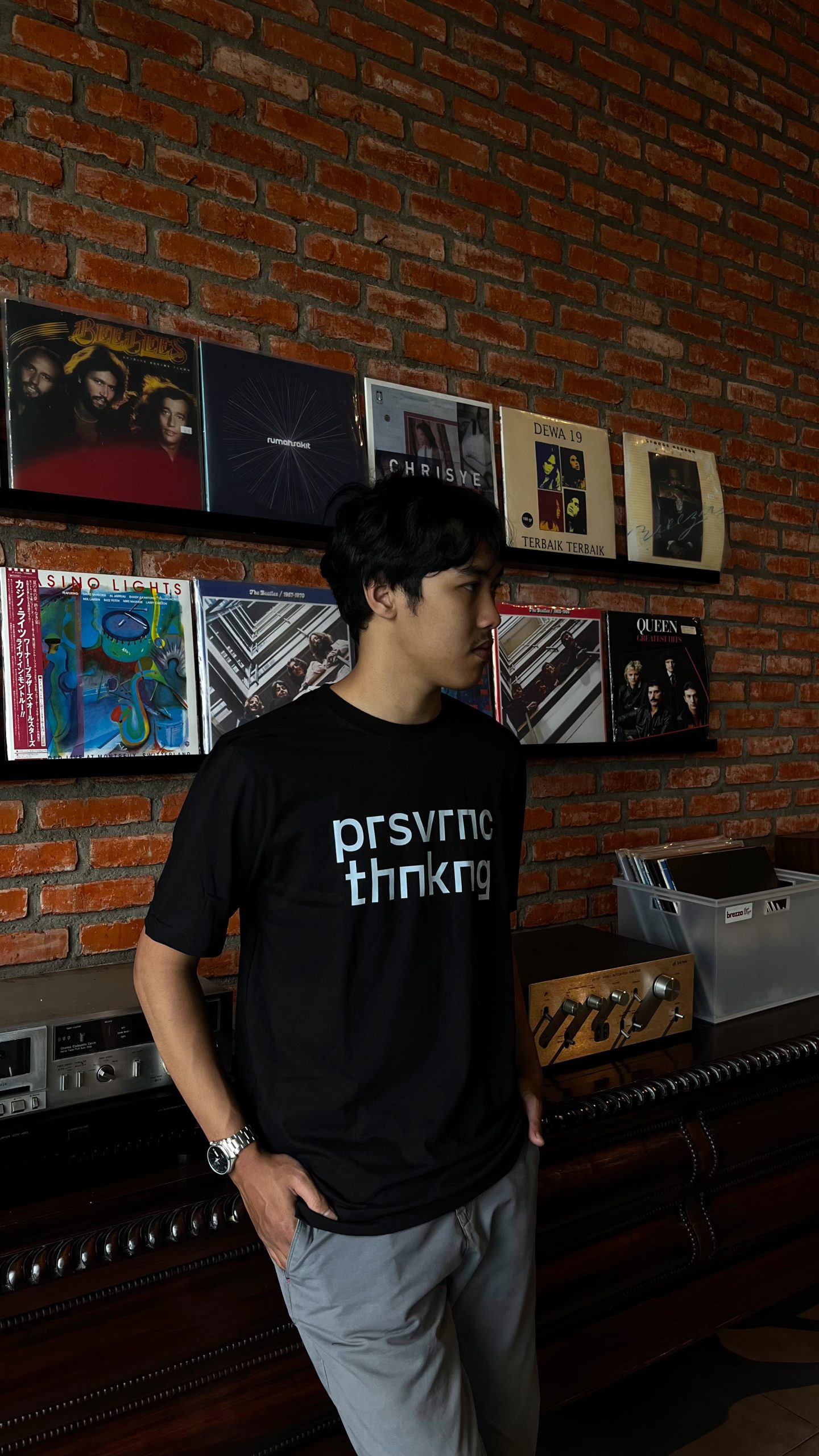 PRSVRNC THNKNG Font Bold - tampilan 3